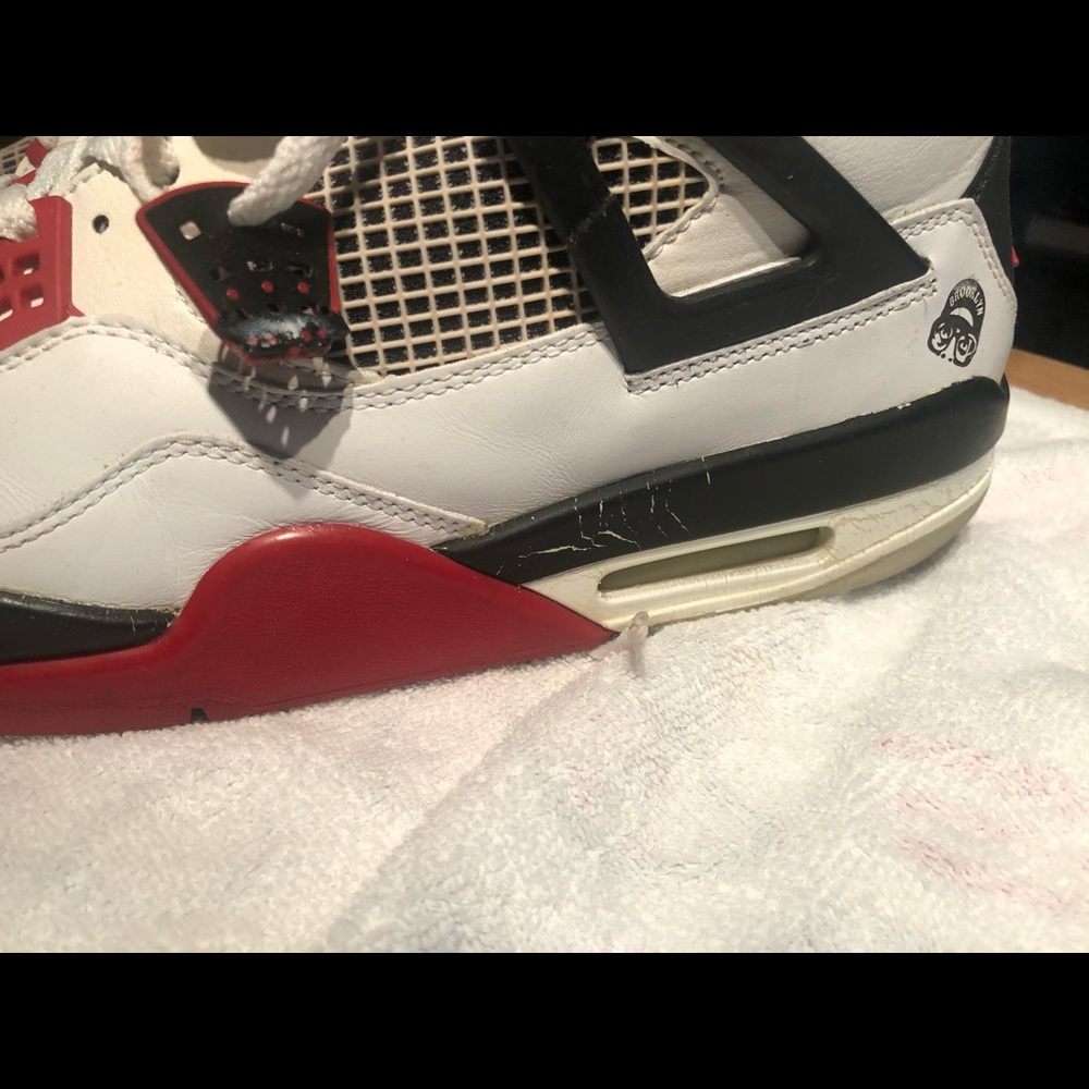 Jordan fire red 4